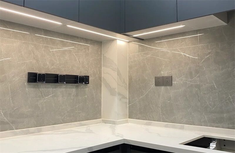 櫥柜燈帶選哪種？專業解析助您選購合適LED燈帶