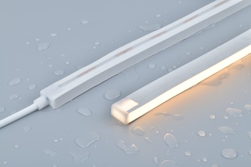防水燈帶和不防水燈帶的區別：如何選擇適合的LED燈帶？