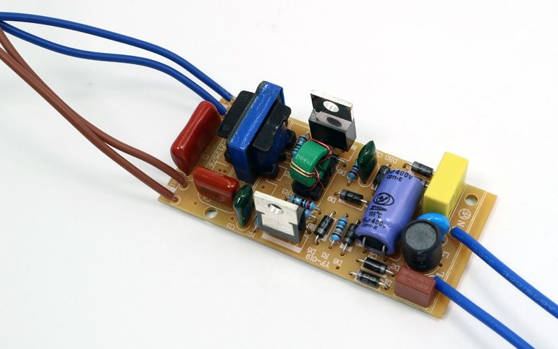 LED燈帶需要鎮(zhèn)流器嗎？一篇文章講清楚